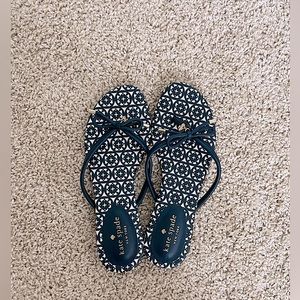 Kate Spade Flip Flops dark blue and white size US 7M